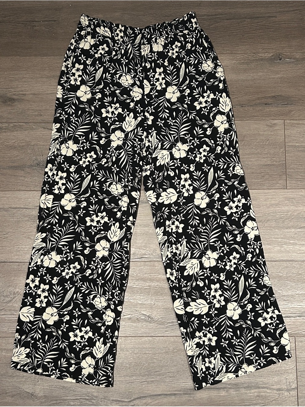 Wide Leg Floral Print Pants - Black & Cream